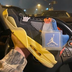 Union Off Noir Jordan 4